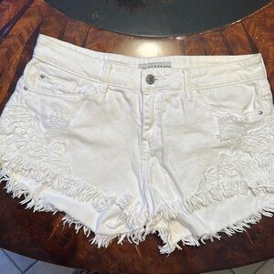 Guess White Frayed Shorts SZ 28 🤍